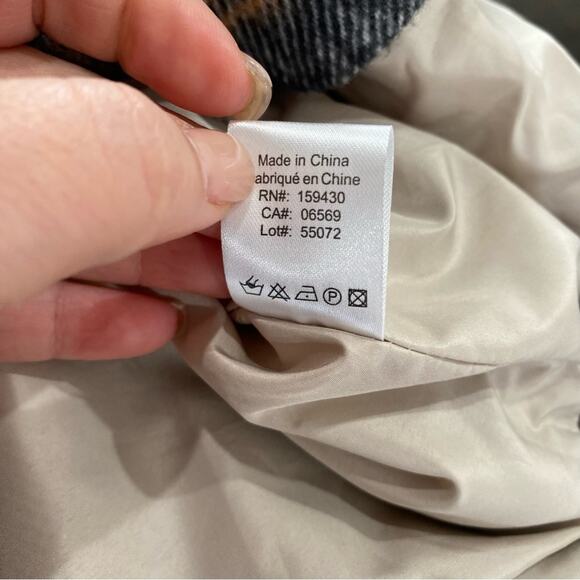 Elan | Riley Plaid Shacket - Picture 7 of 11